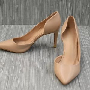 Kelly and Katie Drella Nude Pump